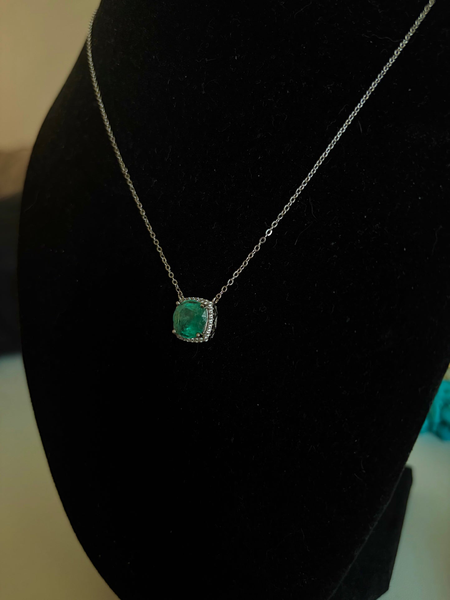 silver 925 necklace -- natural emerald