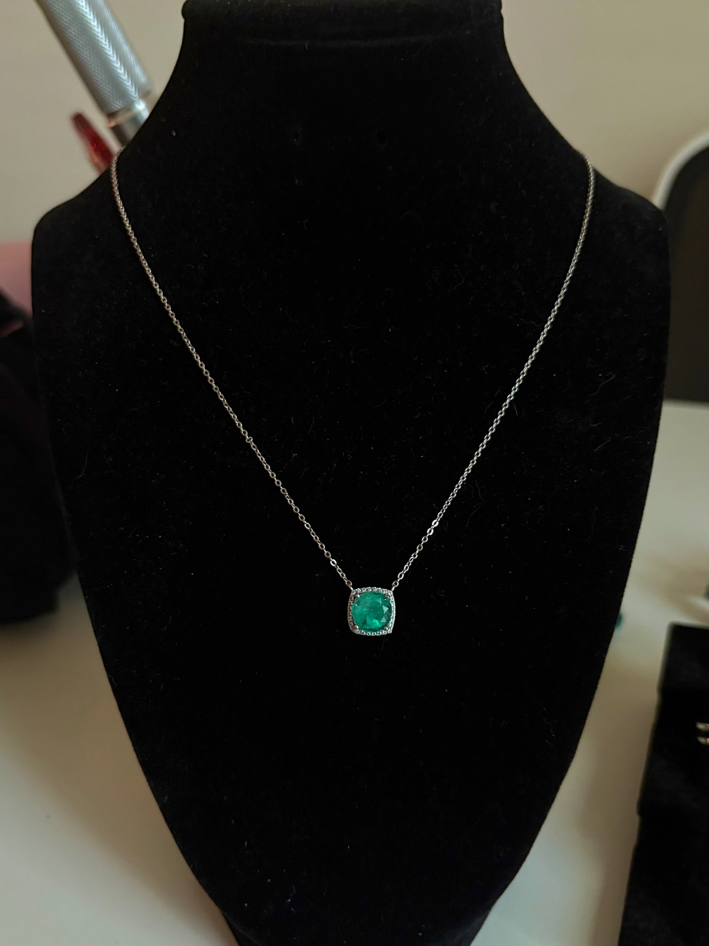 silver 925 necklace -- natural emerald