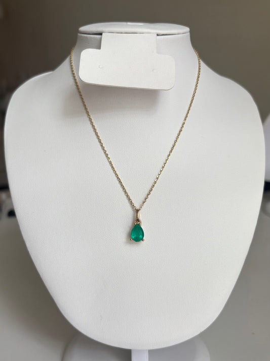 EMERALD PEAR SHAPE PENDANT